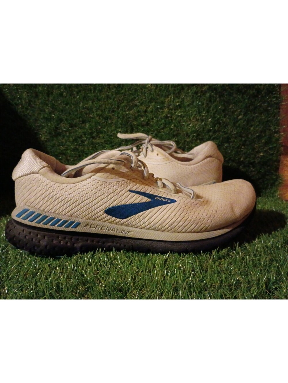 Brooks Adrenaline Running Shoes Size 10.5 White Blue